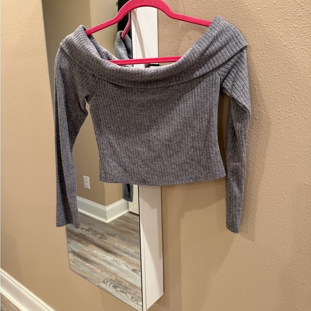 Stylish Off-Shoulder Ribbed Sweater in Gray